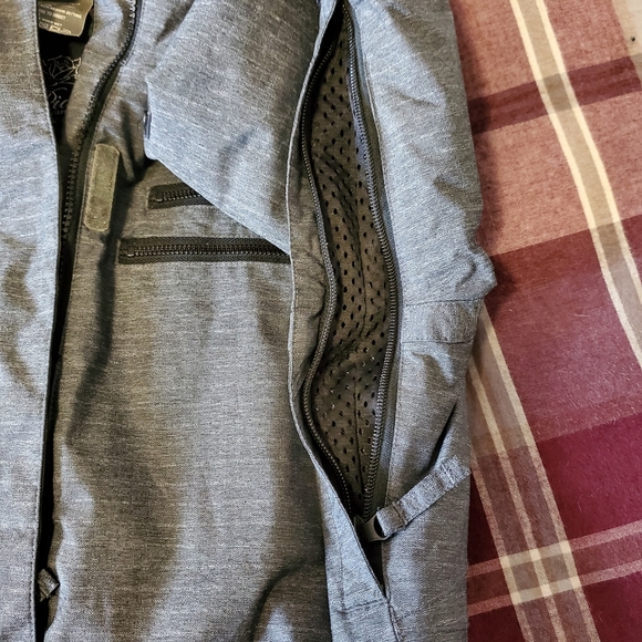 Pre loved-Ride Snowboard Jacket (Medium) Rose - Picture 6 of 10